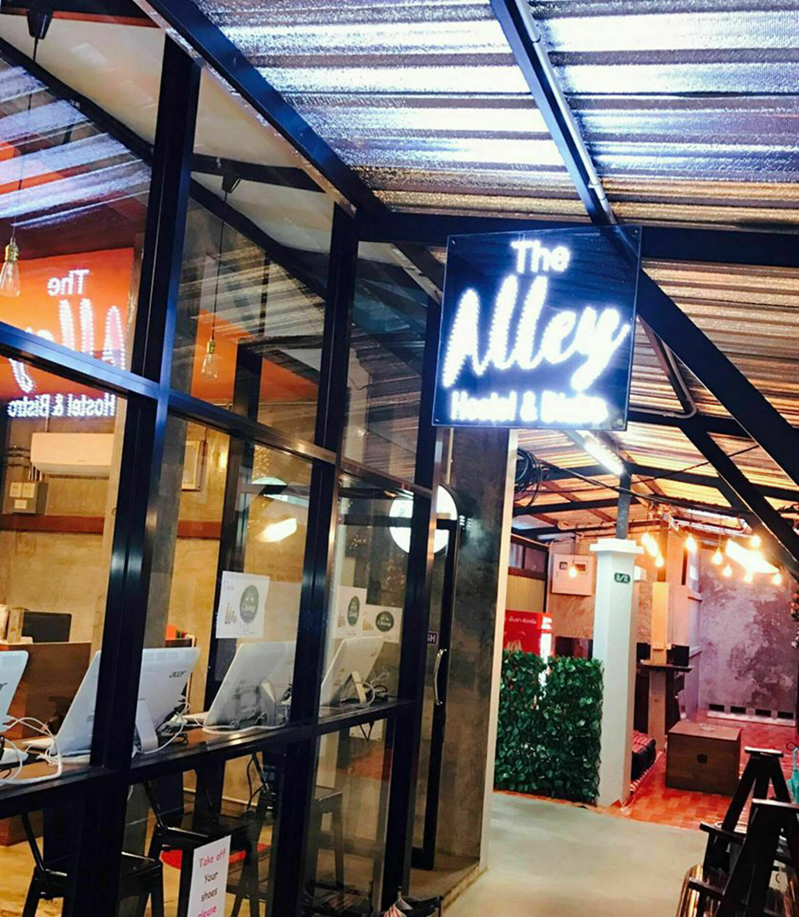 The Alley Hostel&Bistro Μπανγκόκ Εξωτερικό φωτογραφία