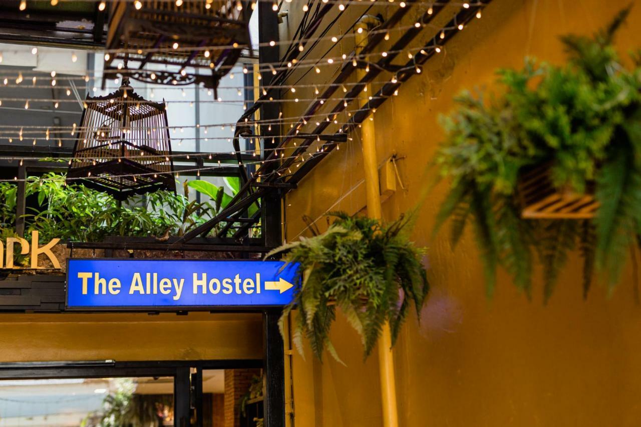 The Alley Hostel&Bistro Μπανγκόκ Εξωτερικό φωτογραφία